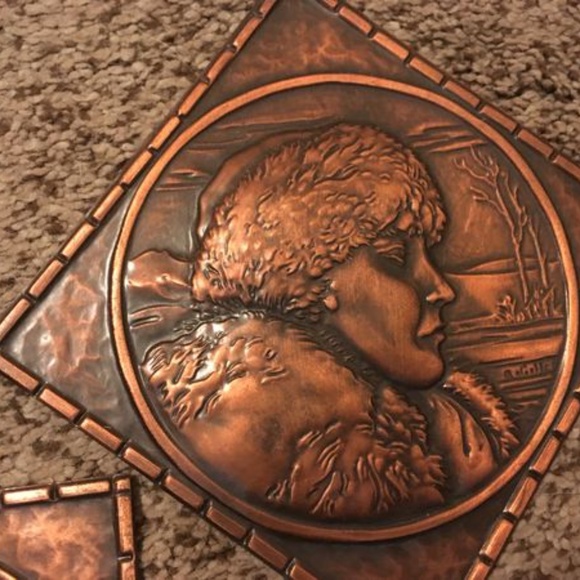 Albert Gilles Set of 4 Repousse Copper Portraits - Picture 3 of 6